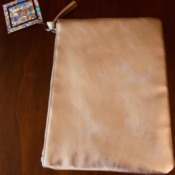 7 x 5 silver leatherette clutch w/ zip closer - Picture 3 of 7